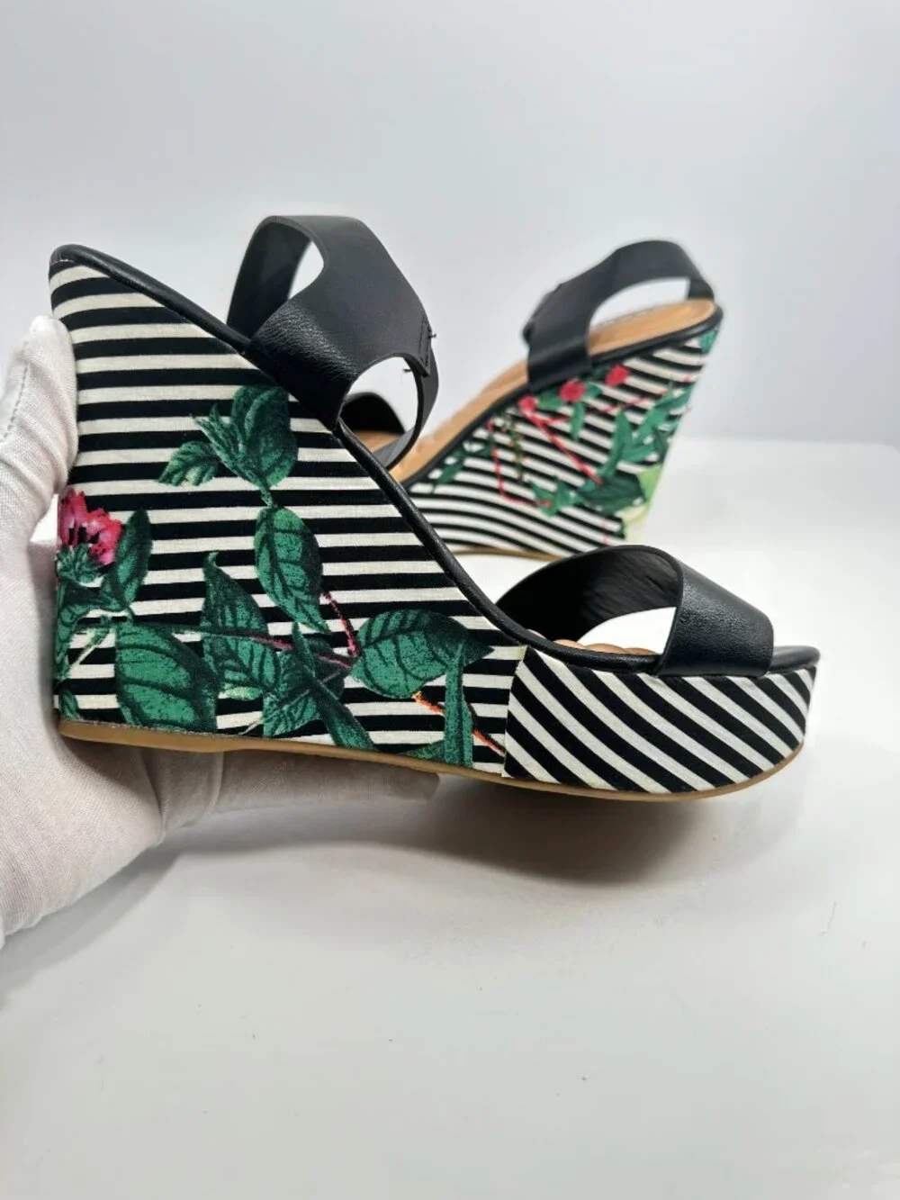 Bamboo Black/Colorful Flowers Platform Heels
